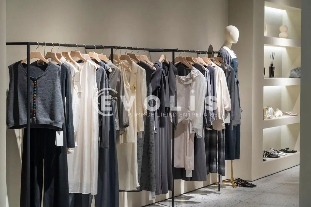 Local commercial dans Bordeaux à louer Photo intérieure– Image 1 sur 2