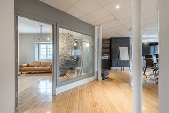 32 Rue Saint-Charles, Longueuil, QC à louer Photo intérieure– Image 2 sur 17