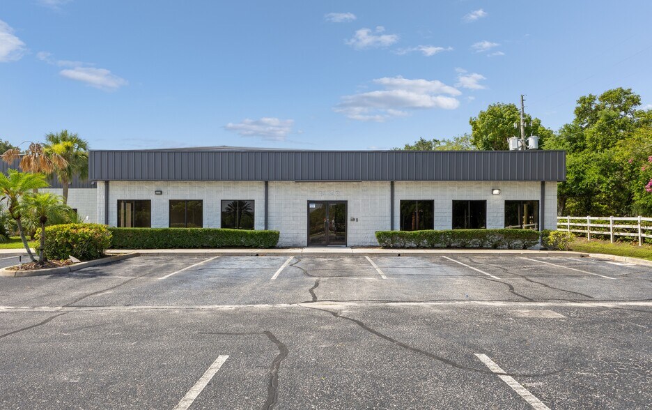 14748 W Colonial Dr, Winter Garden, FL à vendre - Photo principale – Image 1 sur 10