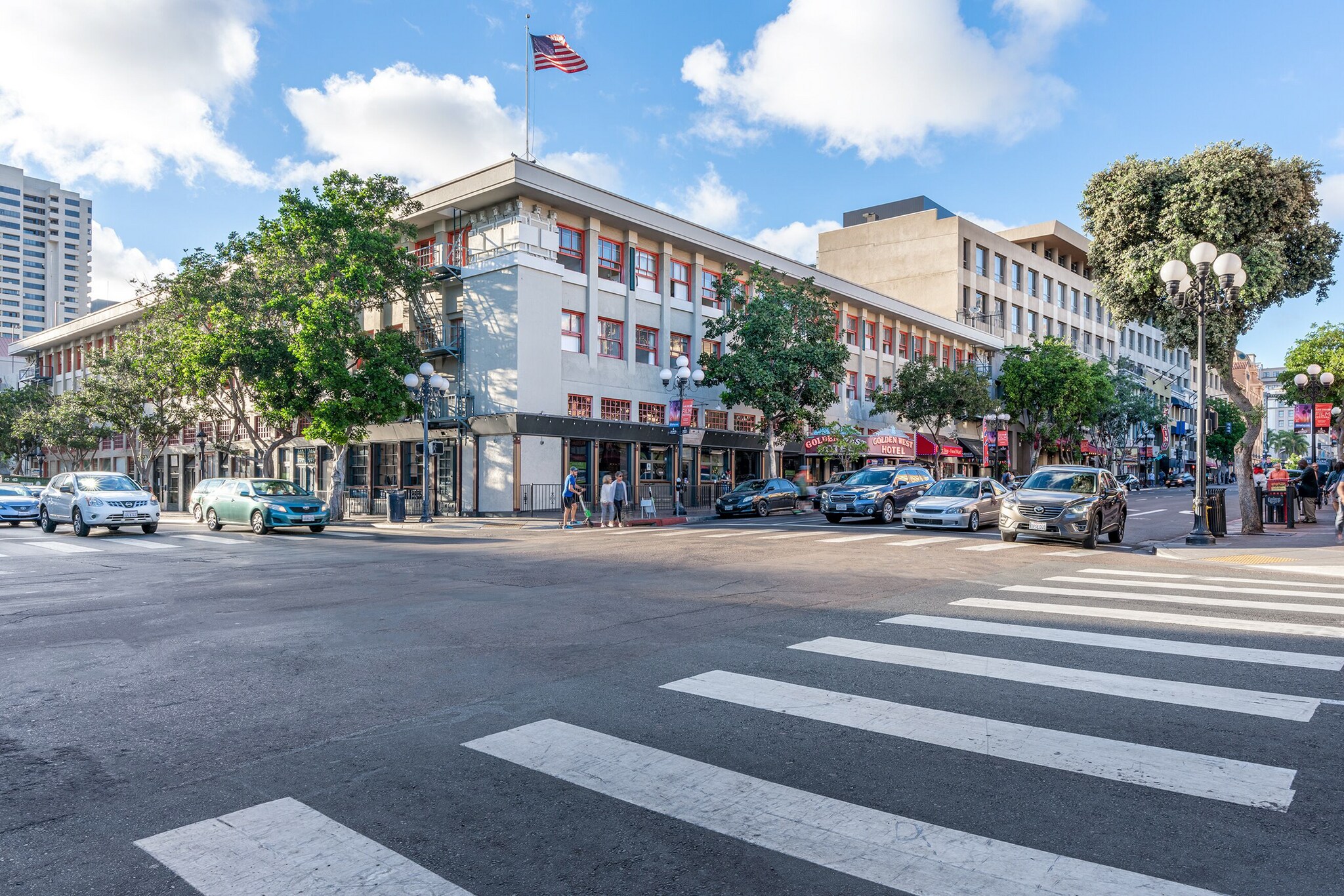 720 4th Ave, San Diego, CA à louer Photo de l’immeuble– Image 1 sur 7