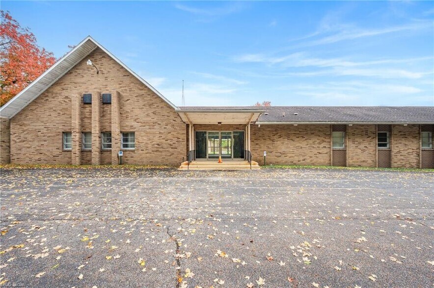 1900 East Ave, Akron, OH à vendre - Photo de l’immeuble – Image 2 sur 11