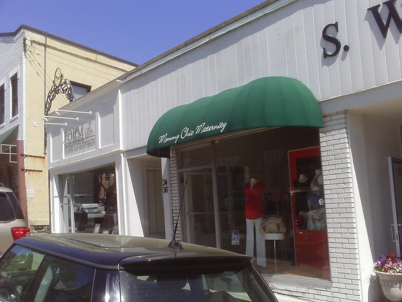26-44 W Putnam Ave, Greenwich, CT à louer - Photo de l’immeuble – Image 2 sur 5