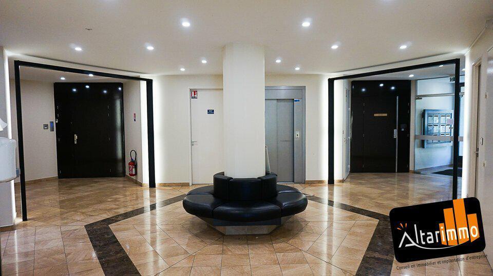 Bureau dans Saclay à vendre - Hall d’entrée – Image 2 sur 6