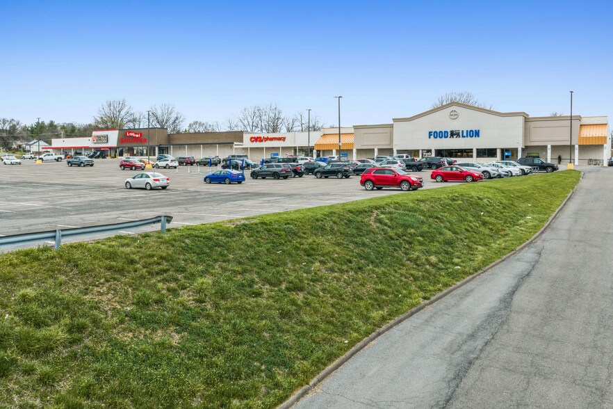 1380 E Main St, Wytheville, VA à vendre - Photo de l’immeuble – Image 1 sur 11
