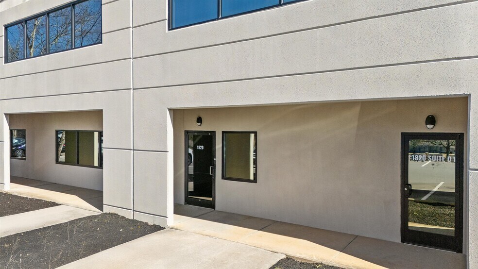 1820 Midpark Rd, Knoxville, TN à louer - Photo de l’immeuble – Image 2 sur 17