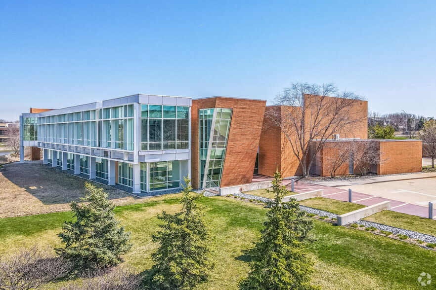 6400 Westown Pky, West Des Moines, IA à louer - Photo de l’immeuble – Image 2 sur 15