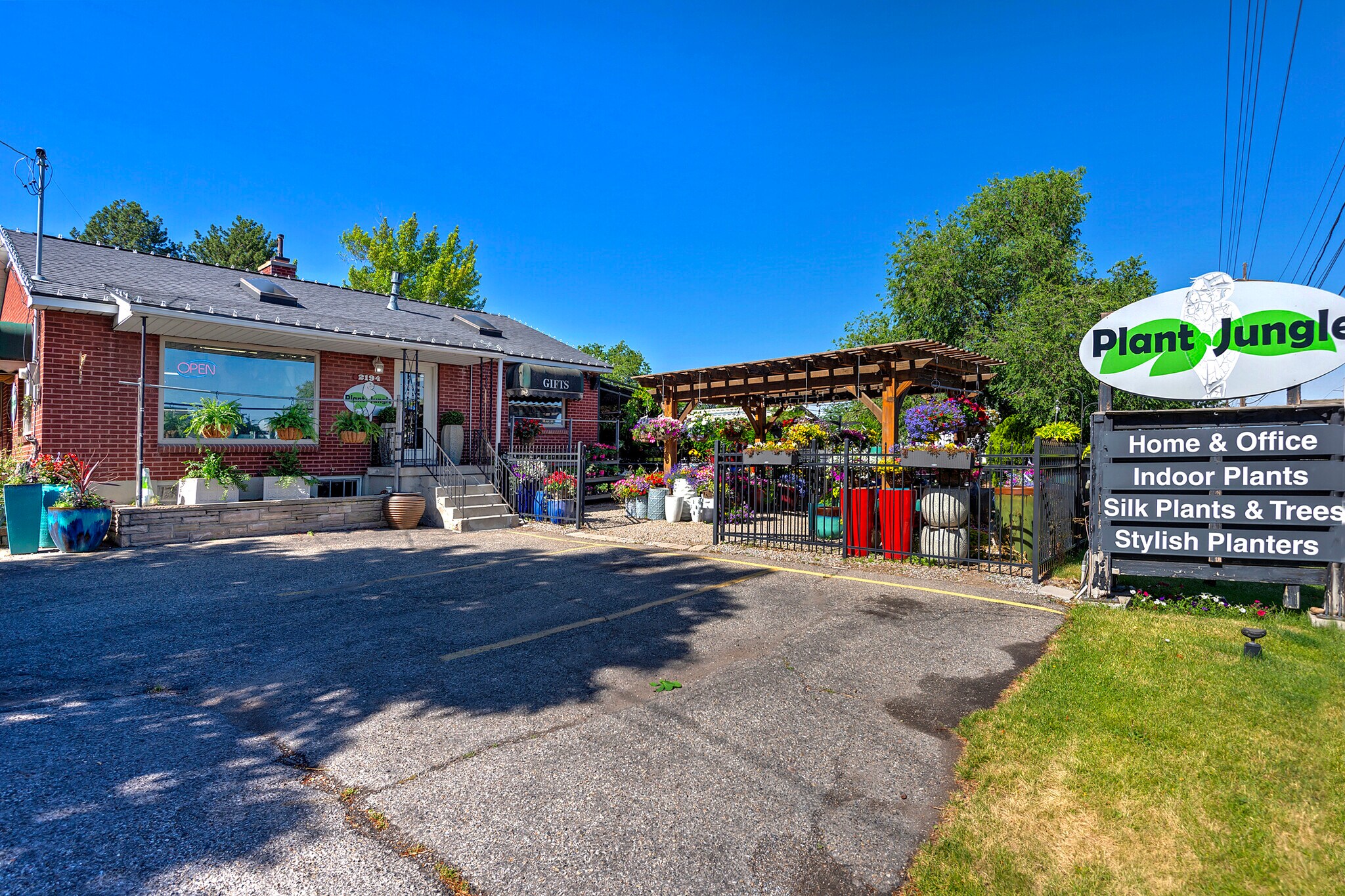 2194 E Fort Union Blvd, Salt Lake City, UT à vendre Photo de l’immeuble– Image 1 sur 38