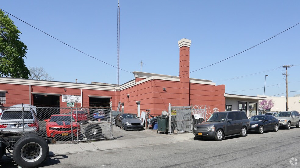 154 Front St, Hempstead, NY à vendre - Photo de l’immeuble – Image 3 sur 24