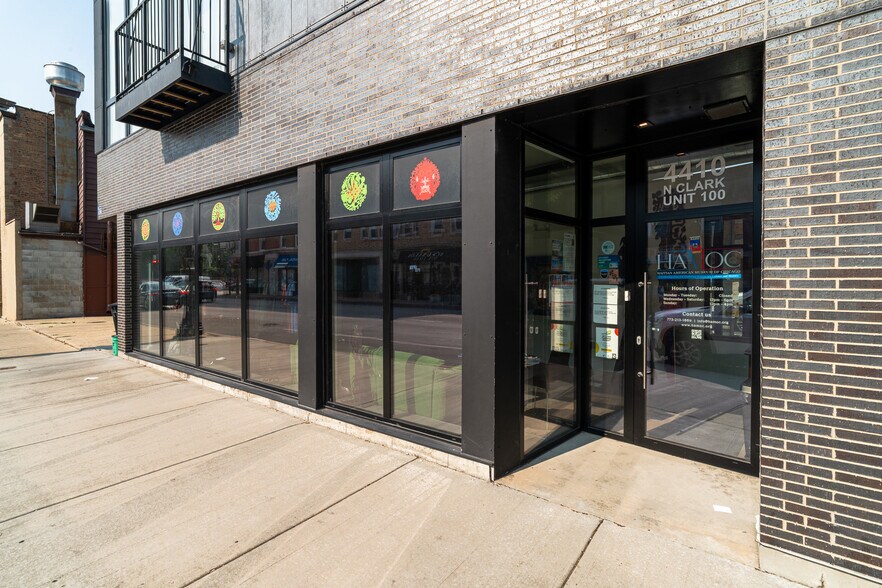 4410 N Clark St, Chicago, IL à louer - Photo de l’immeuble – Image 3 sur 7