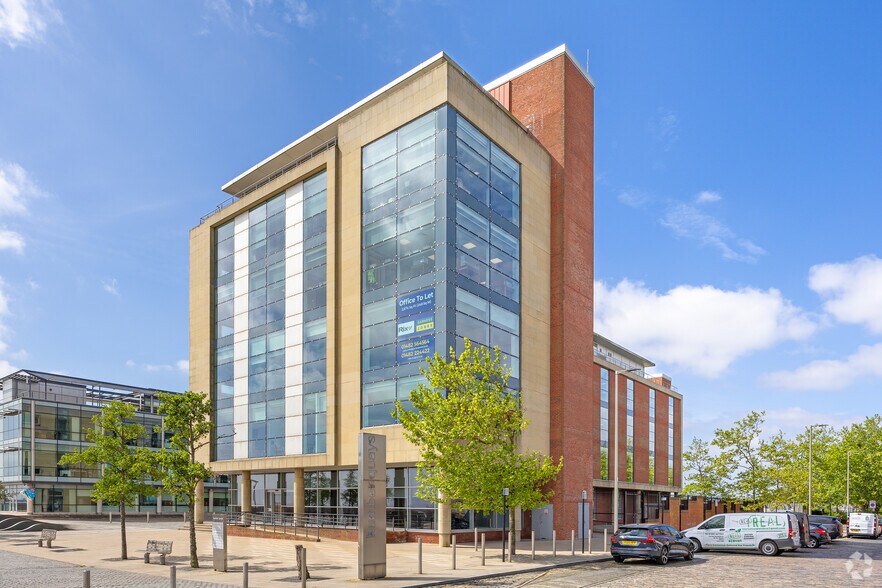 Wellington St, Hull à louer - Photo principale – Image 1 sur 4