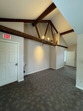 28 N Bennett St, Geneva, IL à louer Photo intérieure– Image 2 sur 5