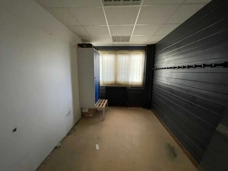 Local d'activités dans Sautron à vendre - Photo de l’immeuble – Image 3 sur 8