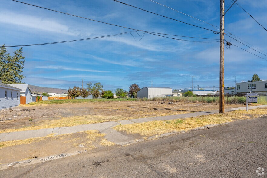 337 Commercial St, Klamath Falls, OR à vendre - Photo principale – Image 1 sur 3