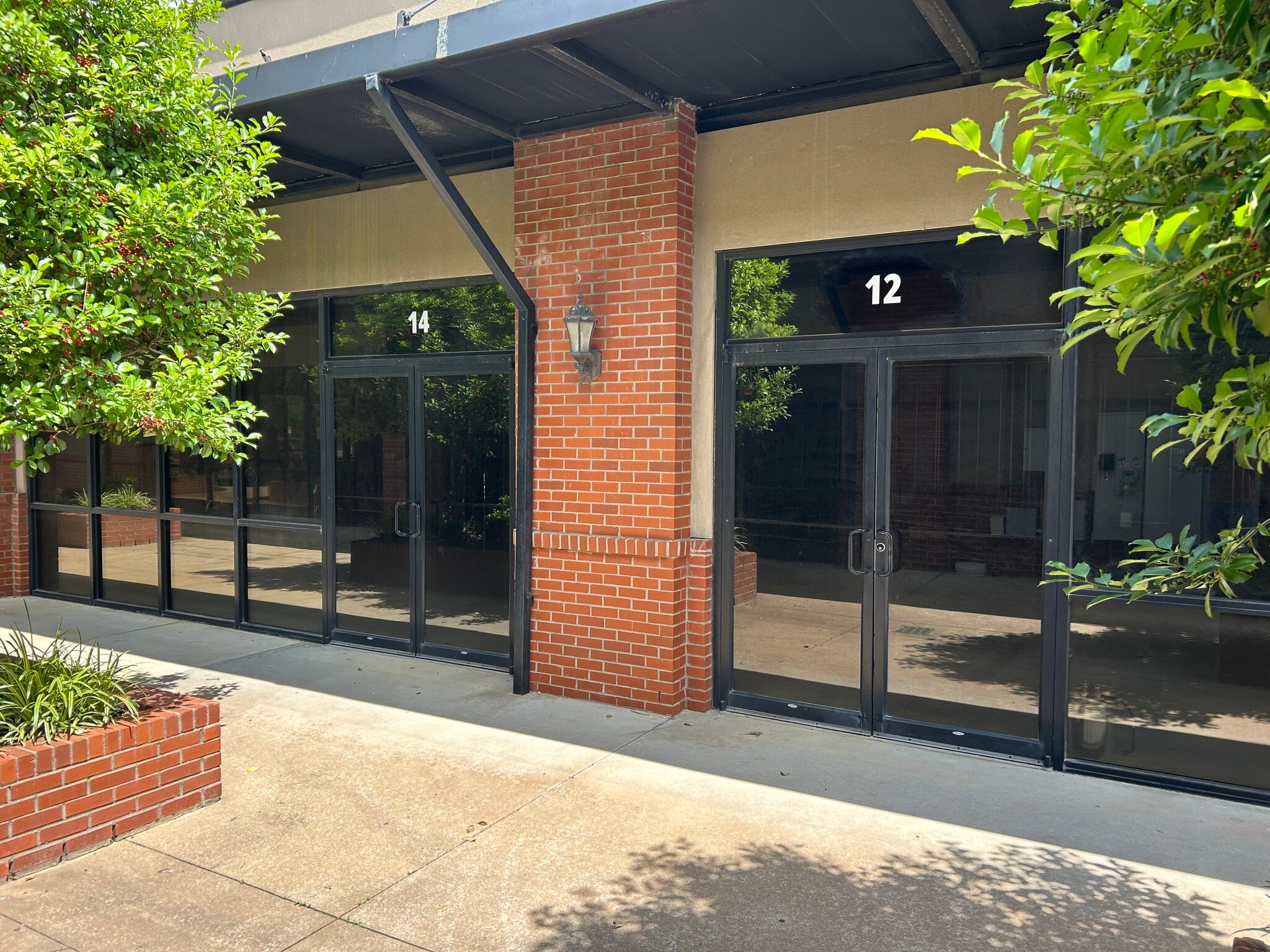 2500-2502 SW 14th St, Bentonville, AR à louer Photo de l’immeuble– Image 1 sur 4