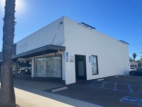 417-431 S Coast Hwy 101, Oceanside, CA à louer Photo de l’immeuble– Image 2 sur 2