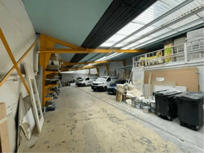 Plus de détails pour Local d’activités à vendre