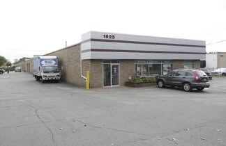 Plus de détails pour 1625 Sycamore Ave, Bohemia, NY - Industriel/Logistique à vendre