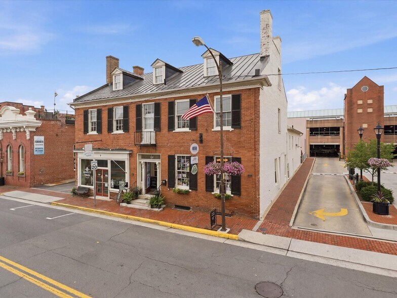 11 W Market St, Leesburg, VA à louer - Photo de l’immeuble – Image 2 sur 24
