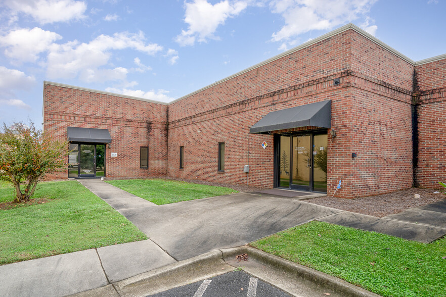 110 Armstrong St, Gastonia, NC à louer - Photo de l’immeuble – Image 3 sur 6