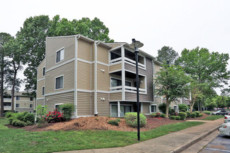 Plus de détails pour 500 Waters Edge Dr, Newport News, VA - Logement à vendre