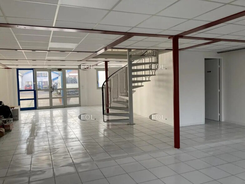 Local d’activités dans Choisy-le-Roi à louer - Photo de l’immeuble – Image 2 sur 6