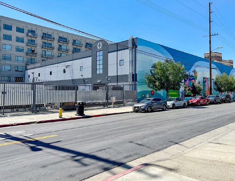 667 Santa Fe Ave, Los Angeles, CA à vendre - Photo de l’immeuble – Image 2 sur 4