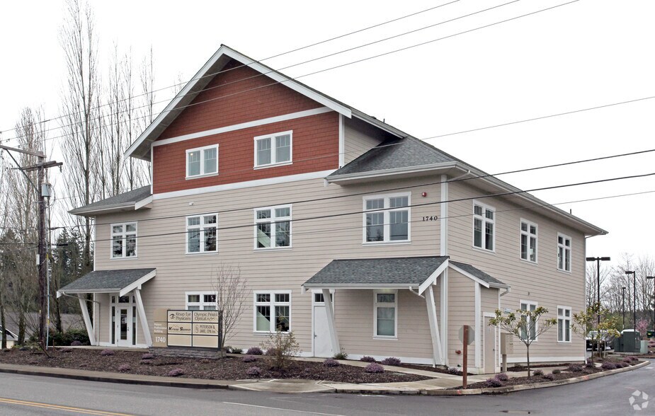 1740 Pottery Ave, Port Orchard, WA à vendre - Photo principale – Image 1 sur 7