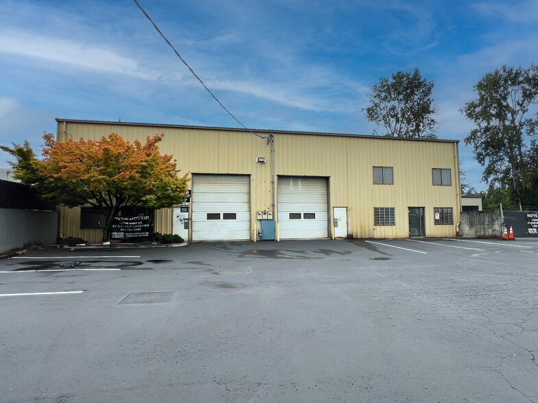 5650 NE Columbia Blvd, Portland, OR à louer - Photo de l’immeuble – Image 2 sur 4