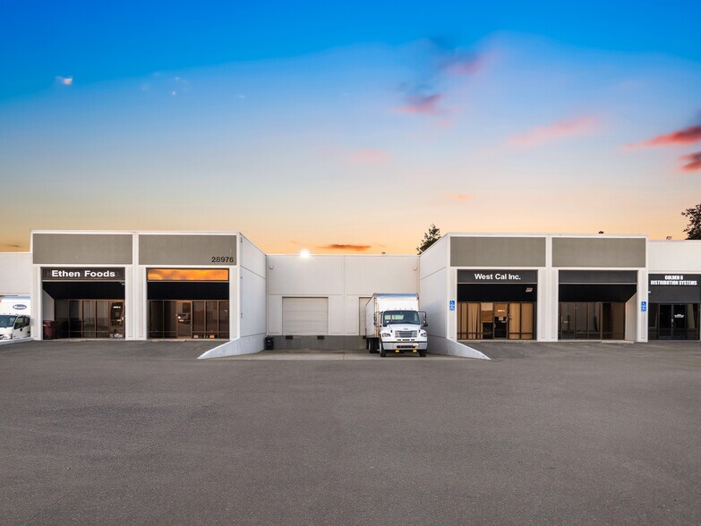 2361 Industrial Pky W, Hayward, CA à louer - Photo de l’immeuble – Image 1 sur 16