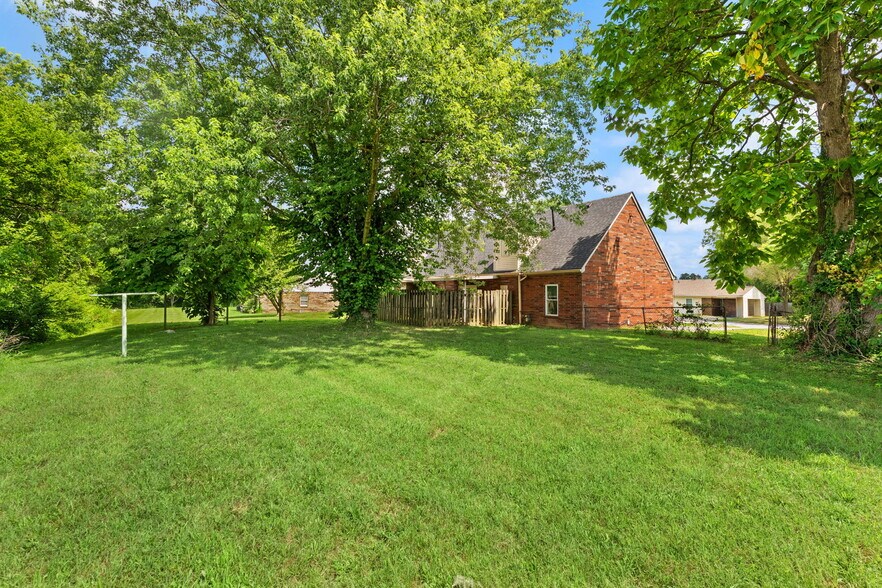 815-817 Lancelot ct, Jeffersonville, IN à vendre - Photo de l’immeuble – Image 3 sur 31