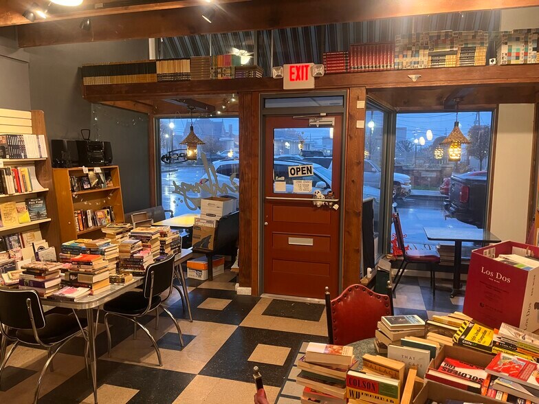 1020 16th St, Bedford, IN à vendre - Photo de l’immeuble – Image 3 sur 12