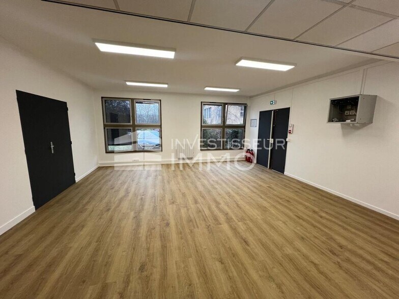 Bureau dans Torcy à louer - Photo intérieure – Image 3 sur 4