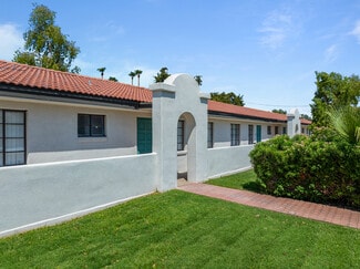 Plus de détails pour 4301 N 24th St, Phoenix, AZ - Logement à vendre