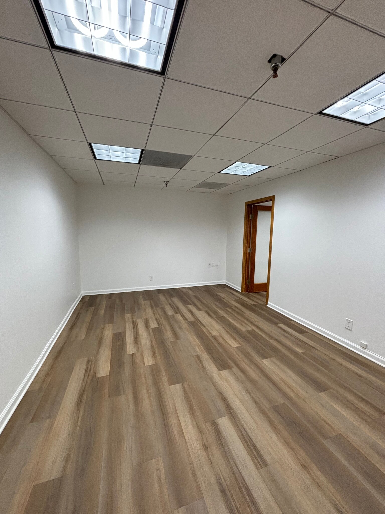16200 Ventura Blvd, Encino, CA à louer Photo intérieure– Image 1 sur 5