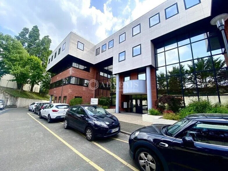 Bureau dans Le Pecq à louer - Photo principale – Image 1 sur 2