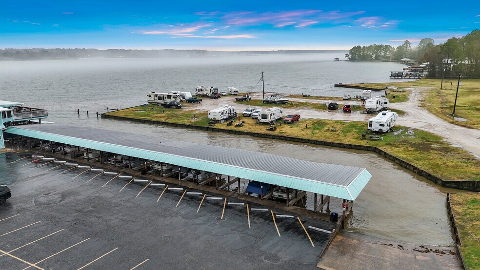 371 Navaho Trl, Onalaska, TX à vendre - Photo de l’immeuble – Image 2 sur 5
