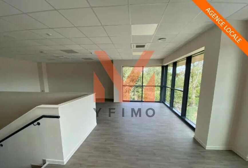 Bureau dans SAINT-OUEN-L'AUMONE à louer - Photo intérieure – Image 2 sur 6