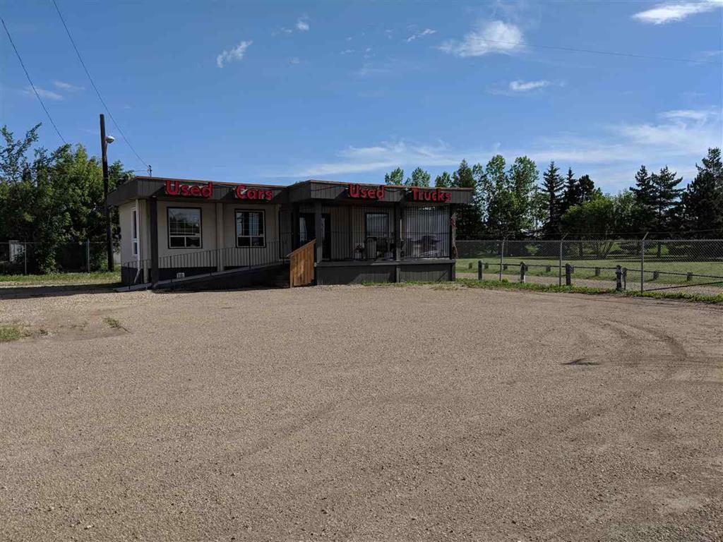 12120 118 Ave NW, Edmonton, AB à vendre Photo principale– Image 1 sur 8