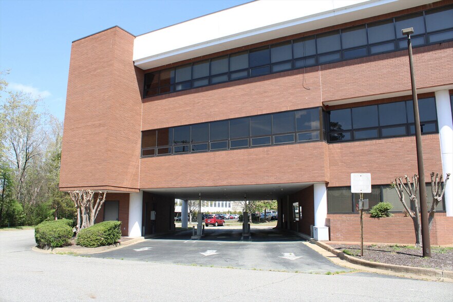 1650 Willow Lawn Dr, Richmond, VA à vendre - Photo de l’immeuble – Image 3 sur 10