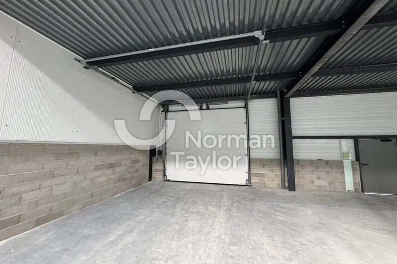 215 Rue Nicolas Appert, Nîmes à louer - Photo de l’immeuble – Image 3 sur 6