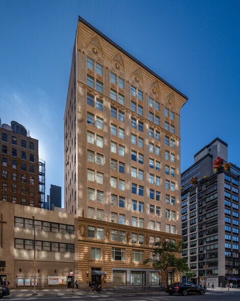 245 Seventh Ave, New York, NY à vendre - Photo de l’immeuble – Image 3 sur 8