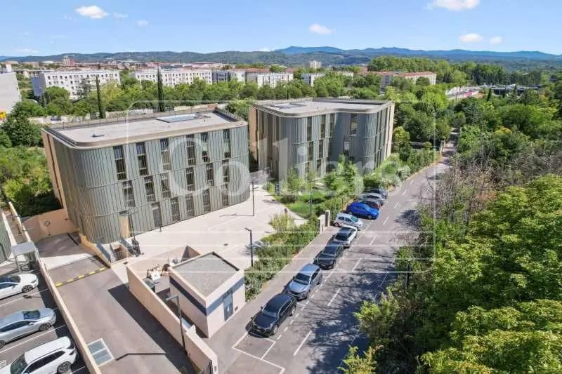851 Allée De Pomone, Aix-en-Provence à louer - Photo de l’immeuble – Image 2 sur 3