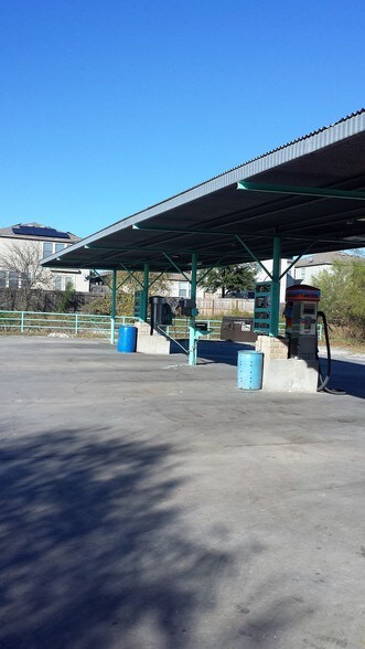 9375 Marbach Rd, San Antonio, TX à vendre - Photo de l’immeuble – Image 3 sur 28