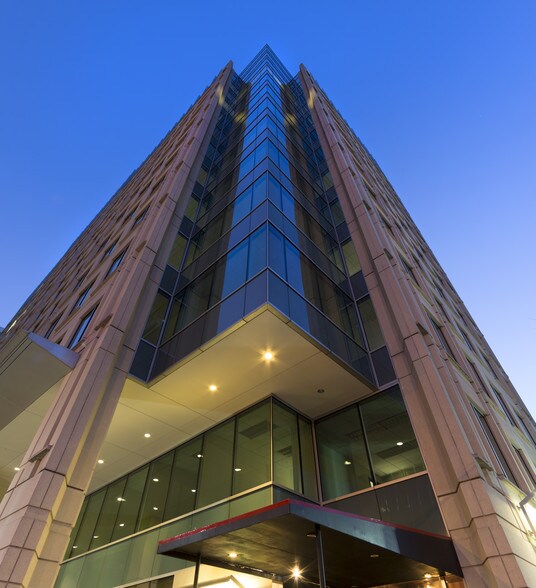 4100 N Fairfax Dr, Arlington, VA à vendre - Photo de l’immeuble – Image 2 sur 12