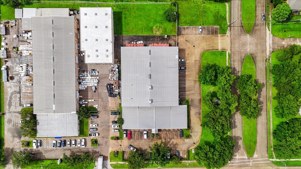 10302 Mula Rd, Stafford, TX à vendre - Photo de l’immeuble – Image 2 sur 13
