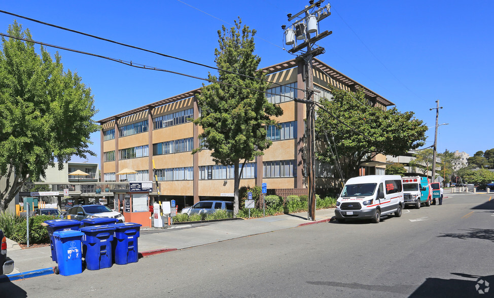 3000 Colby St, Berkeley, CA à louer - Photo de l’immeuble – Image 2 sur 9