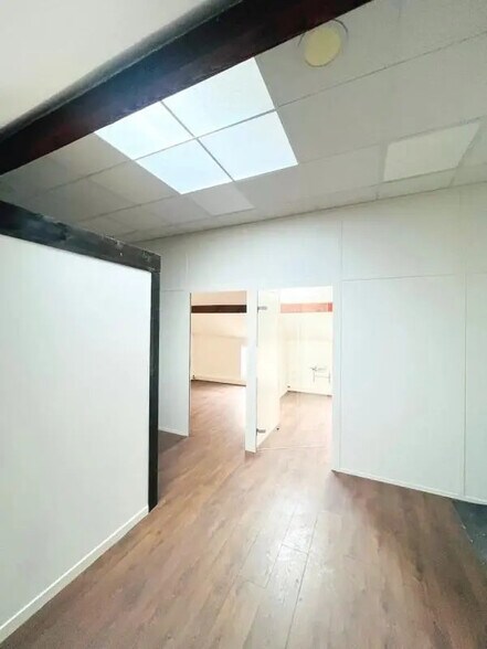 Bureau dans Noisy-le-Roi à louer - Photo intérieure – Image 2 sur 4