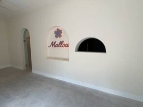 7350 NW 7th St, Miami, FL à louer - Vidéo sur l’annonce professionnelle 