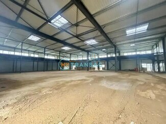 Plus de détails pour Local d'activités à louer