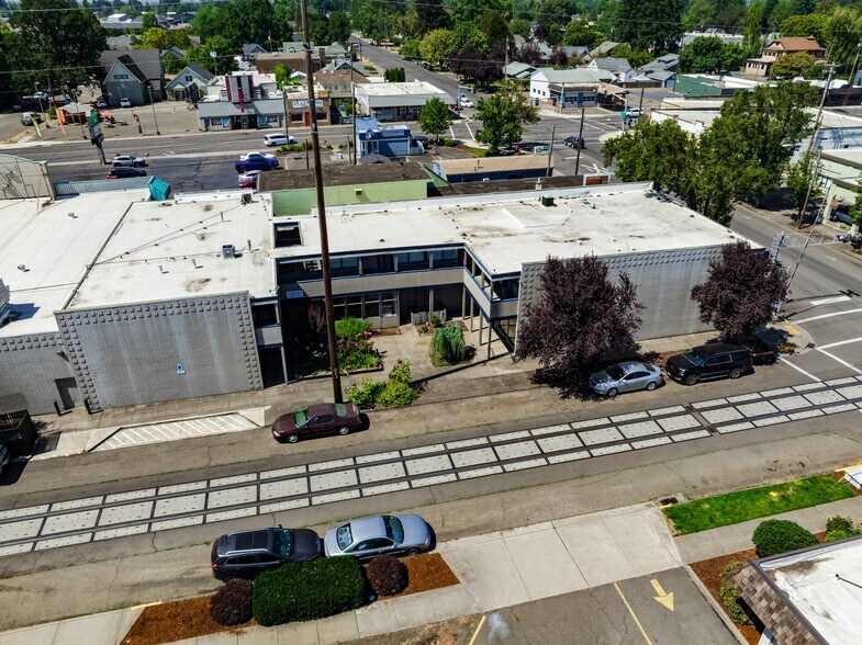 545-575 Holly St, Junction City, OR à louer - Photo de l’immeuble – Image 2 sur 27